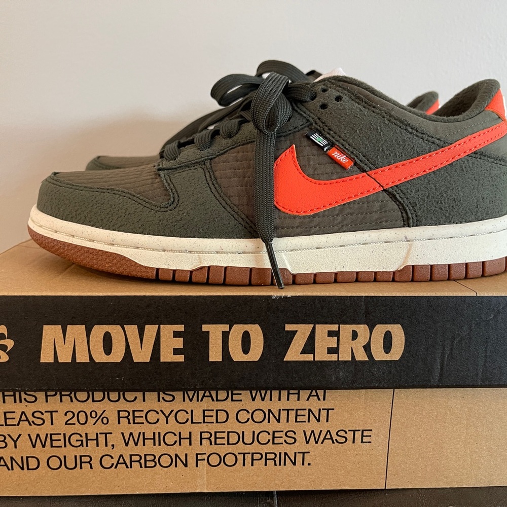 Nike Dunks - Picture 4 of 7